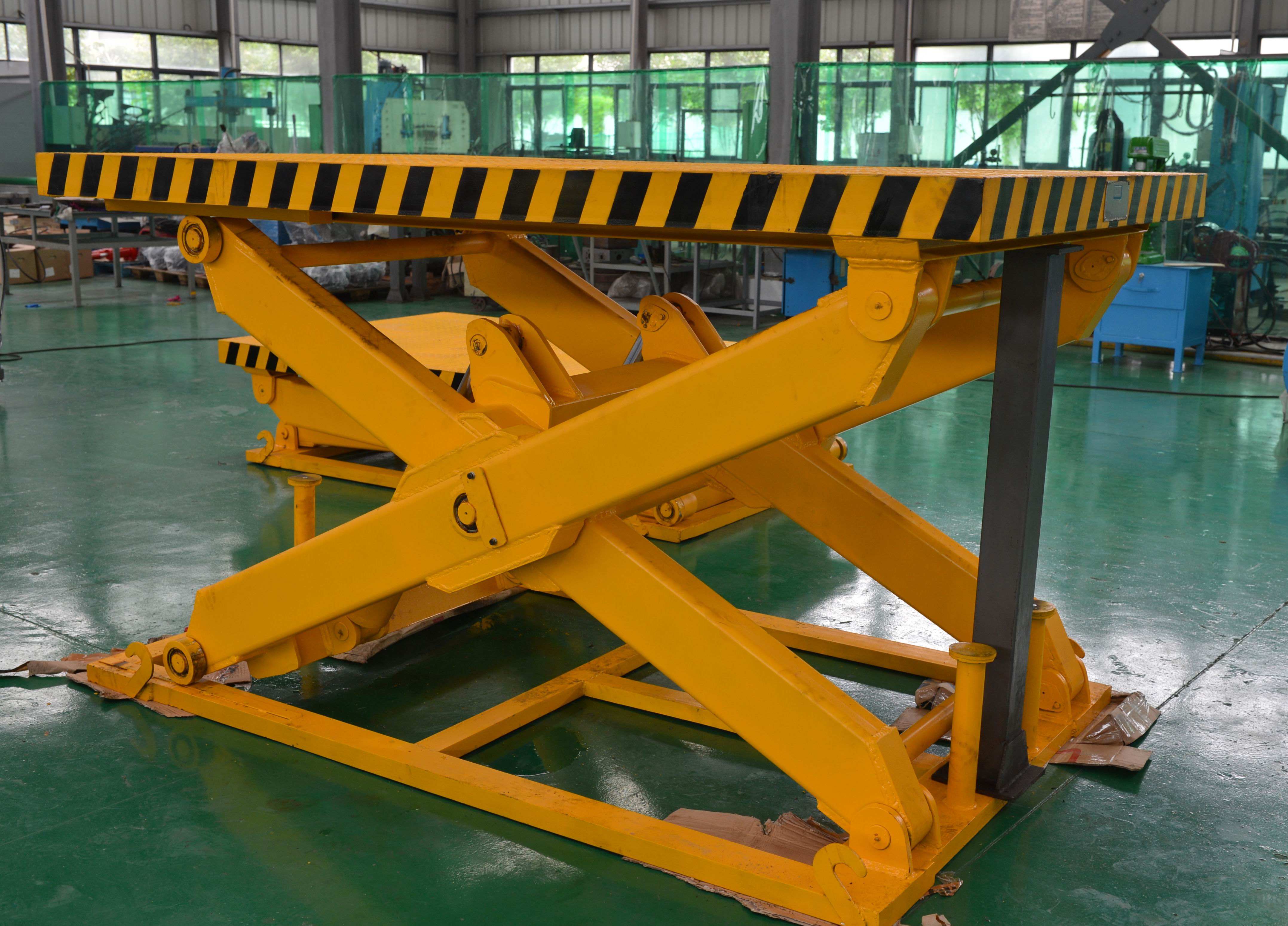 2 meter scissor lift 1