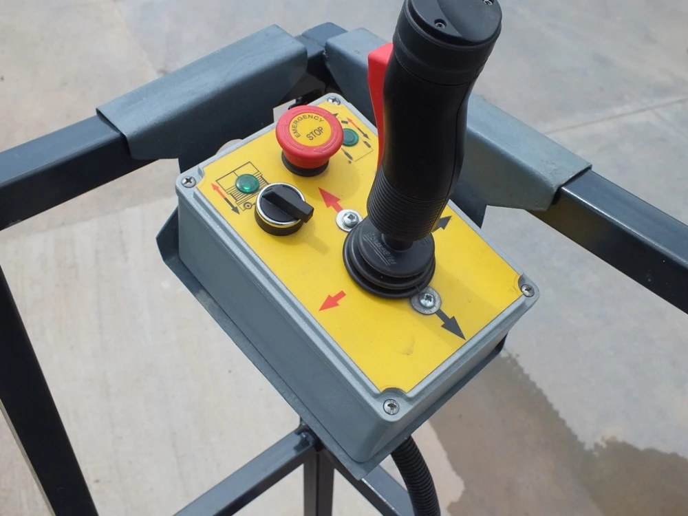 200kg mobile hydraulic scissor lift handles