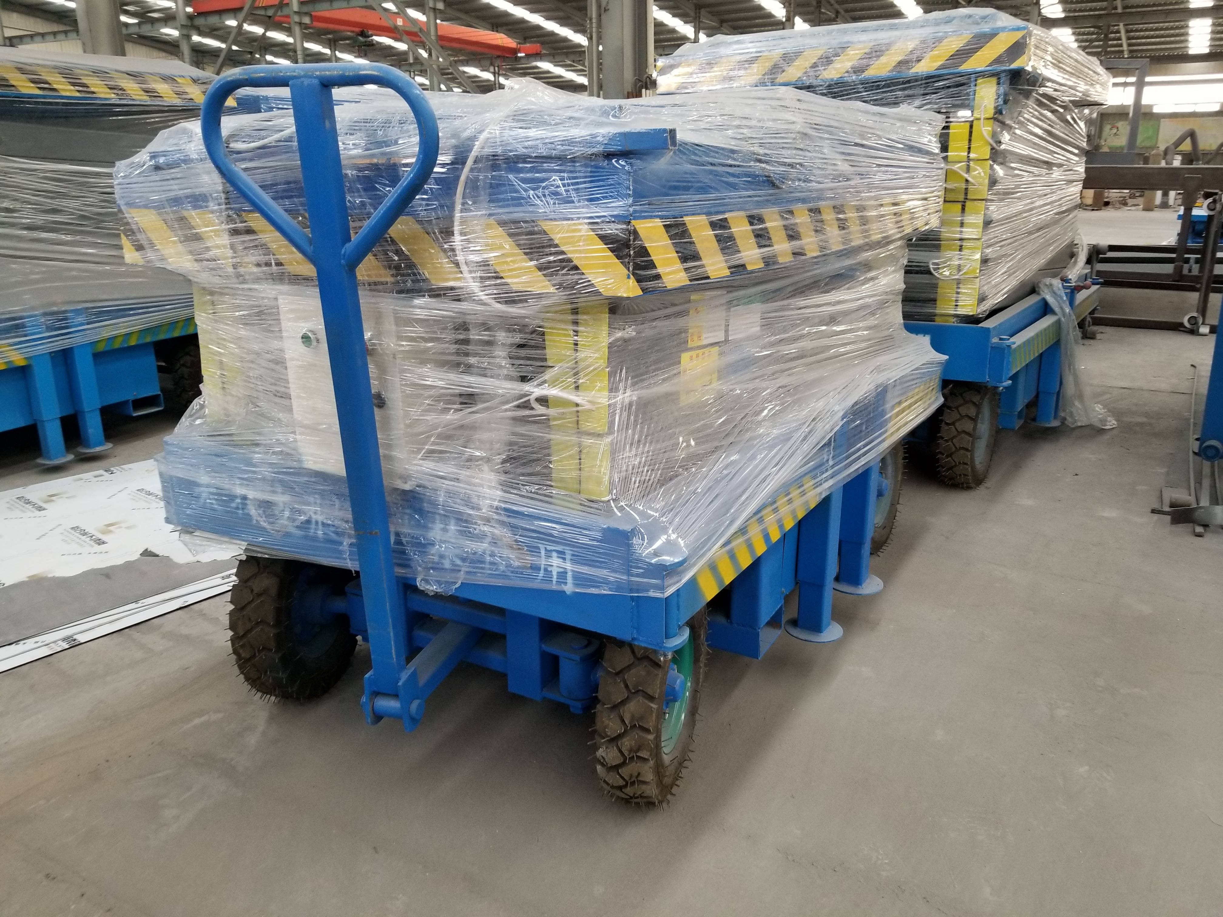 30 foot tow able scissor lift 1