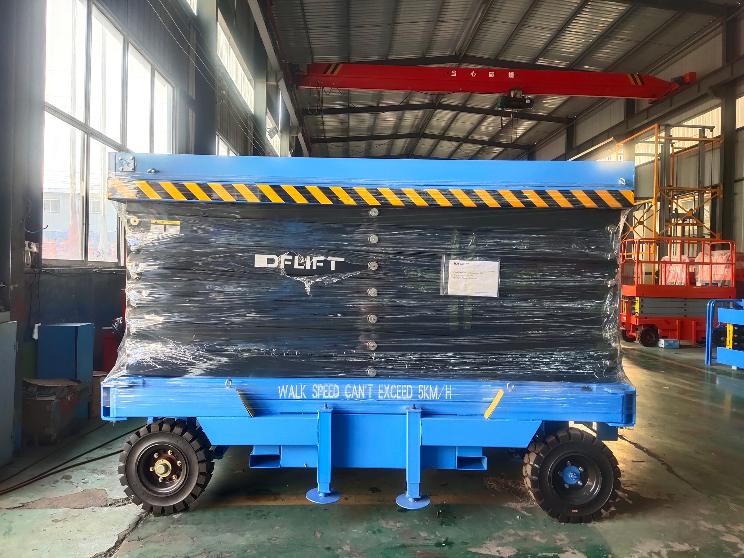 Towable scissor lift SJY0.3 18 ship to Oman 1